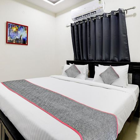 Super Townhouse De Alphabet Hotel Kukatpally Nexus Mall Haydarabad Dış mekan fotoğraf