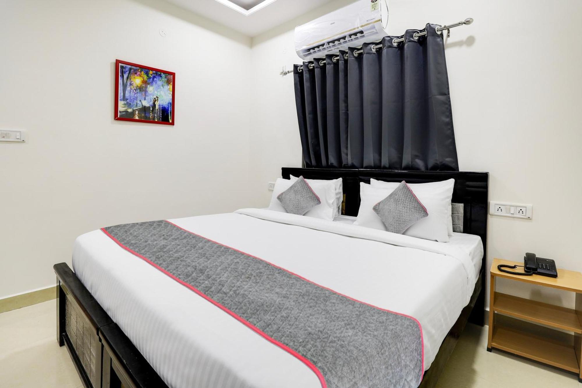 Super Townhouse De Alphabet Hotel Kukatpally Nexus Mall Haydarabad Dış mekan fotoğraf