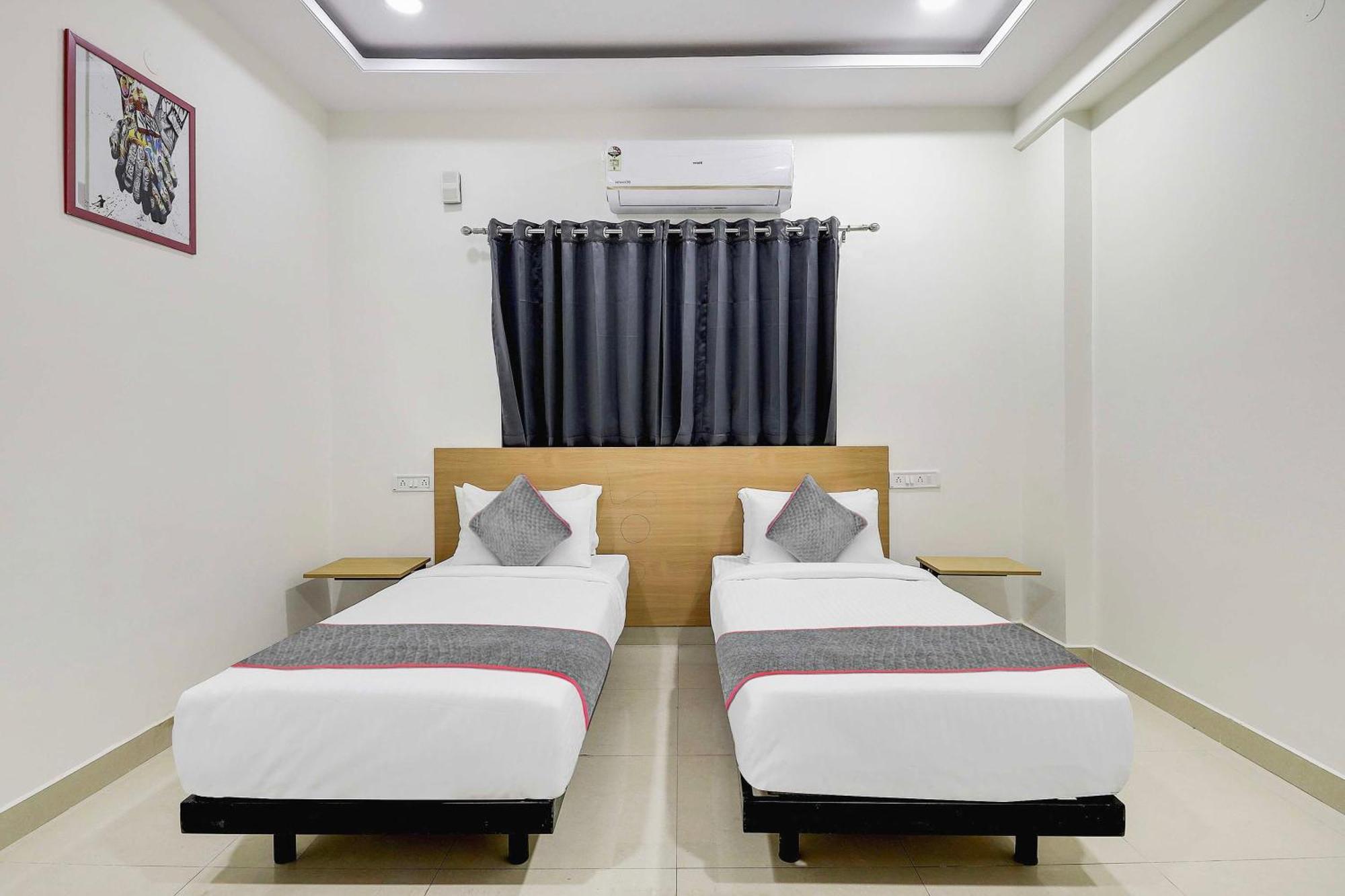 Super Townhouse De Alphabet Hotel Kukatpally Nexus Mall Haydarabad Dış mekan fotoğraf