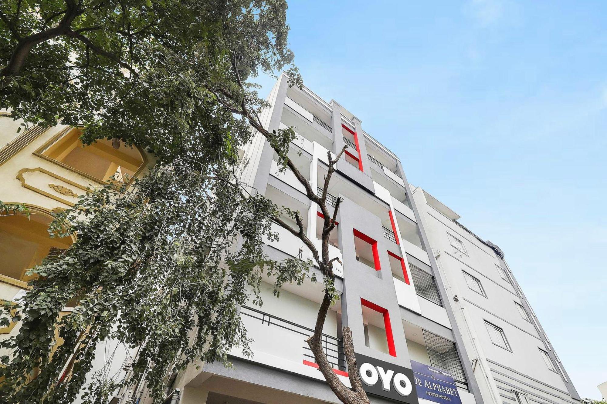 Super Townhouse De Alphabet Hotel Kukatpally Nexus Mall Haydarabad Dış mekan fotoğraf